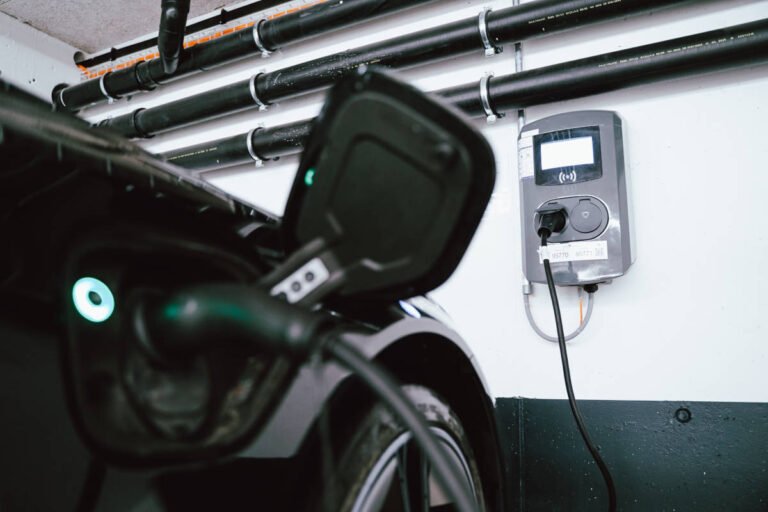 Ladestation für E Autos Parkhaus Schaller ante portas in Täsch
